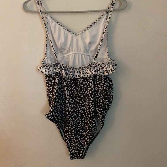 One piece bathing suit - Picture 5 of 6